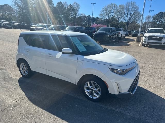 Used 2023 Kia Soul LX w/ LX Technology Package image 25