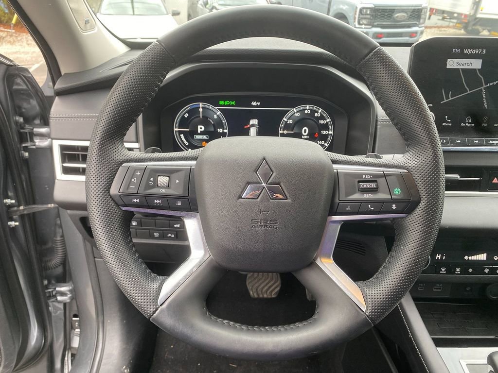 Used 2024 Mitsubishi Outlander SE image 15