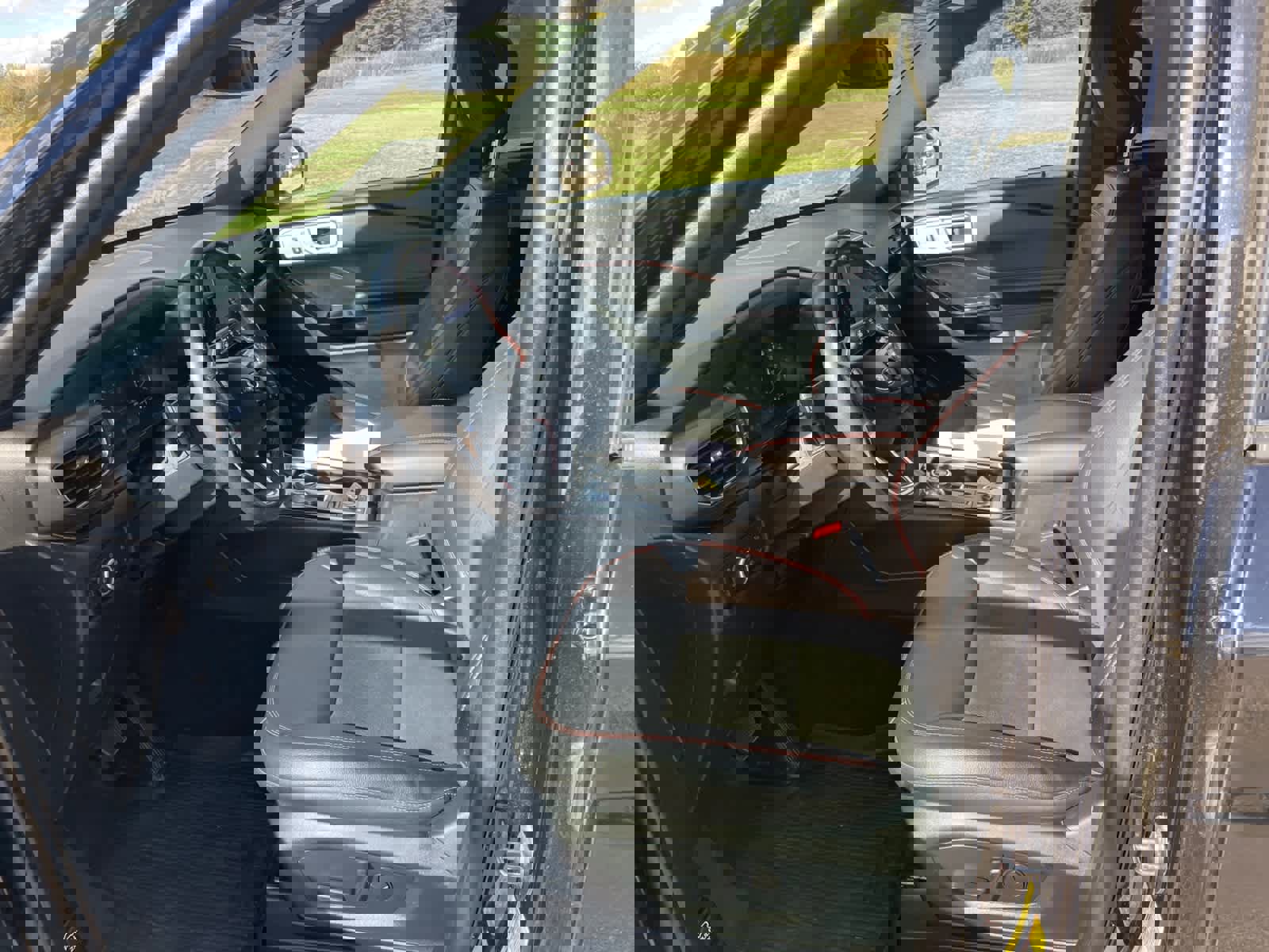 Certified 2023 Ford Explorer ST-Line w/ Class IV Trailer Tow Package image 9