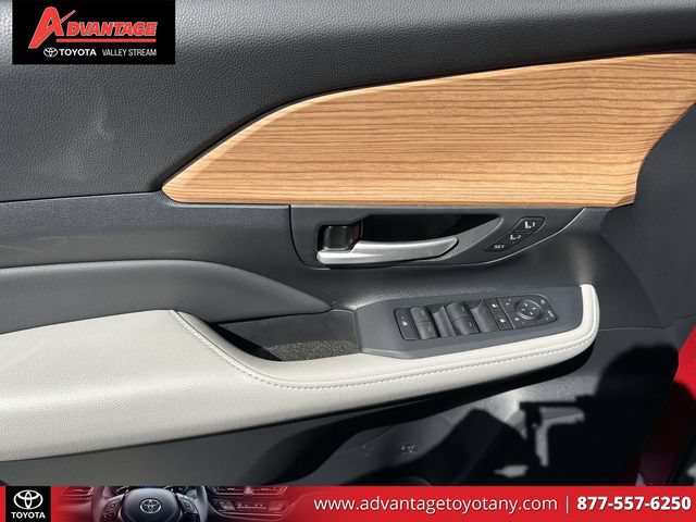 Certified 2026 Toyota Grand Highlander AWD image 22