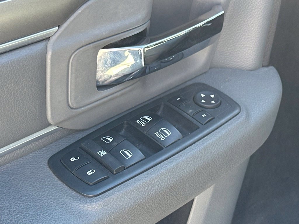 Used 2018 RAM 2500 SLT AWD/4WD image 17