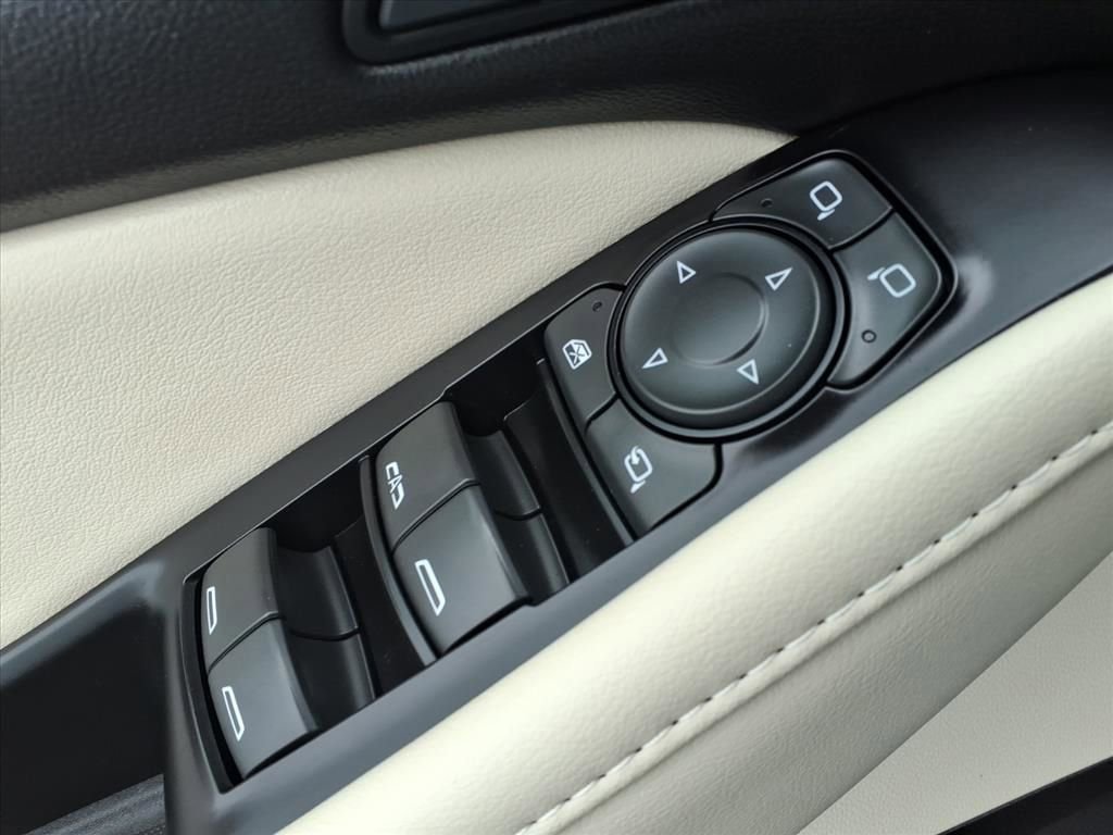 Used 2023 Buick Enclave Avenir w/ Avenir Technology Package image 17