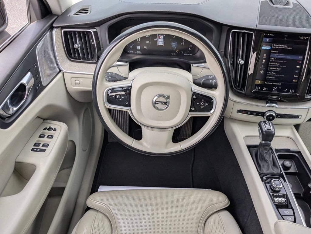 Used 2018 Volvo XC60 T6 Inscription w/ Luxury Seat Package AWD/4WD image 3