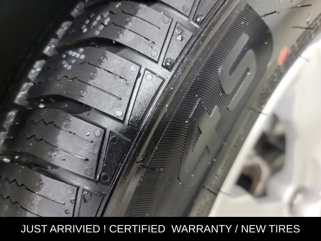 Used 2025 Chevrolet Malibu LT FWD image 11