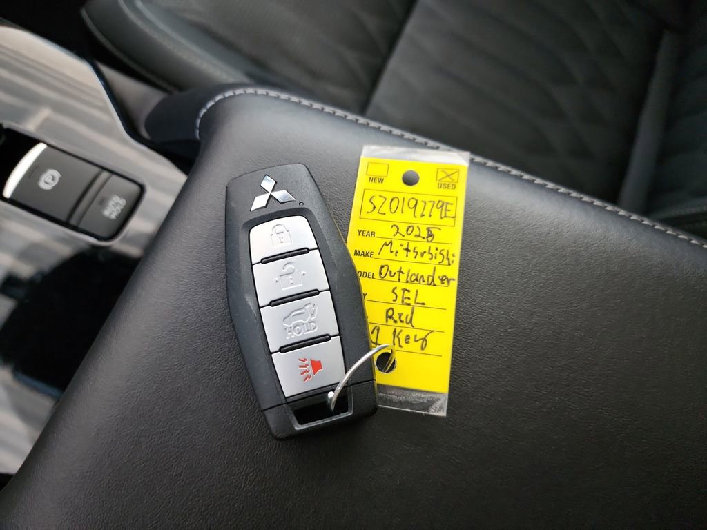 Used 2025 Mitsubishi Outlander SEL AWD/4WD image 46