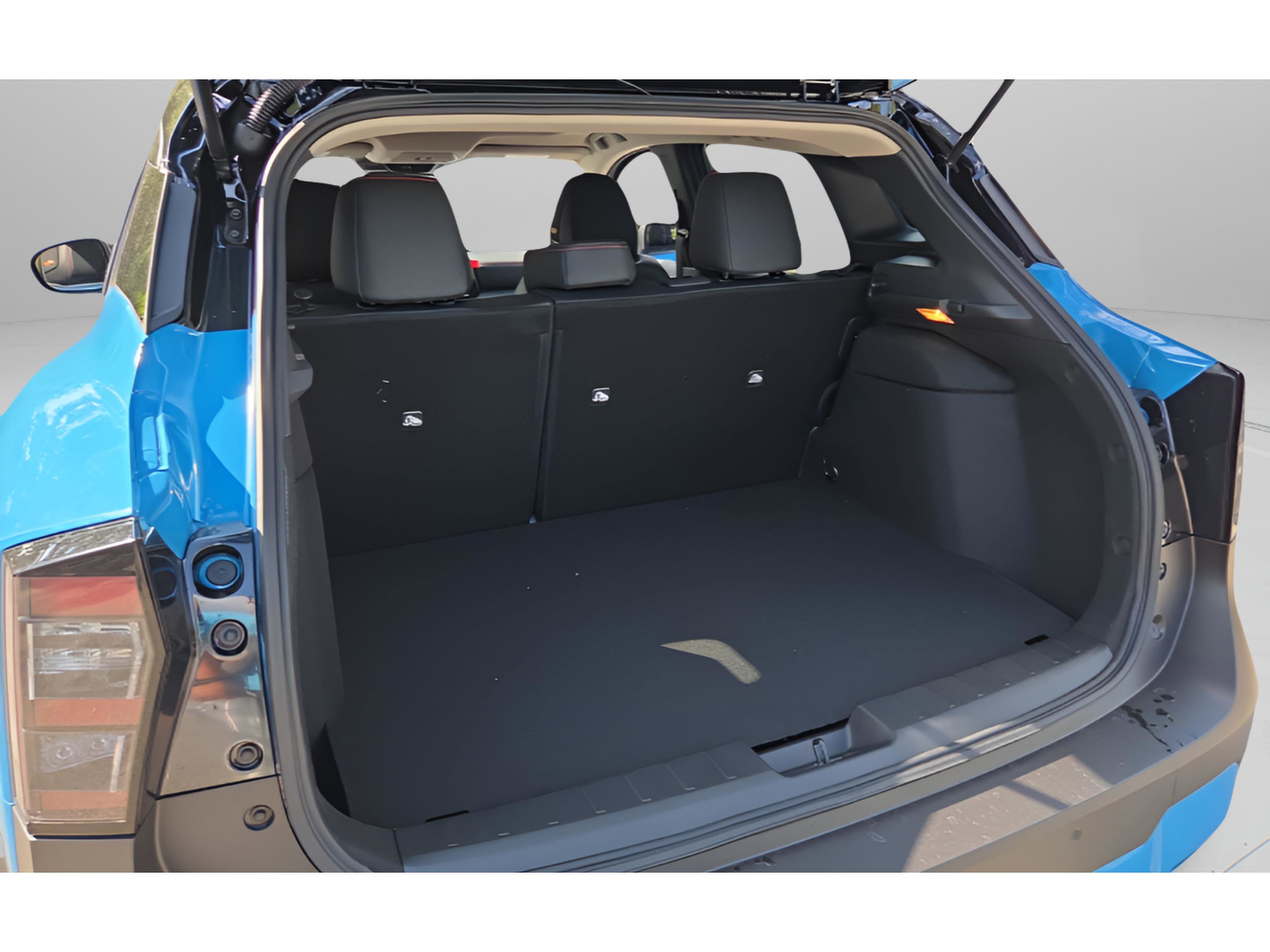 New 2026 Nissan Kicks SR w/ SR Premium Package AWD/4WD image 14