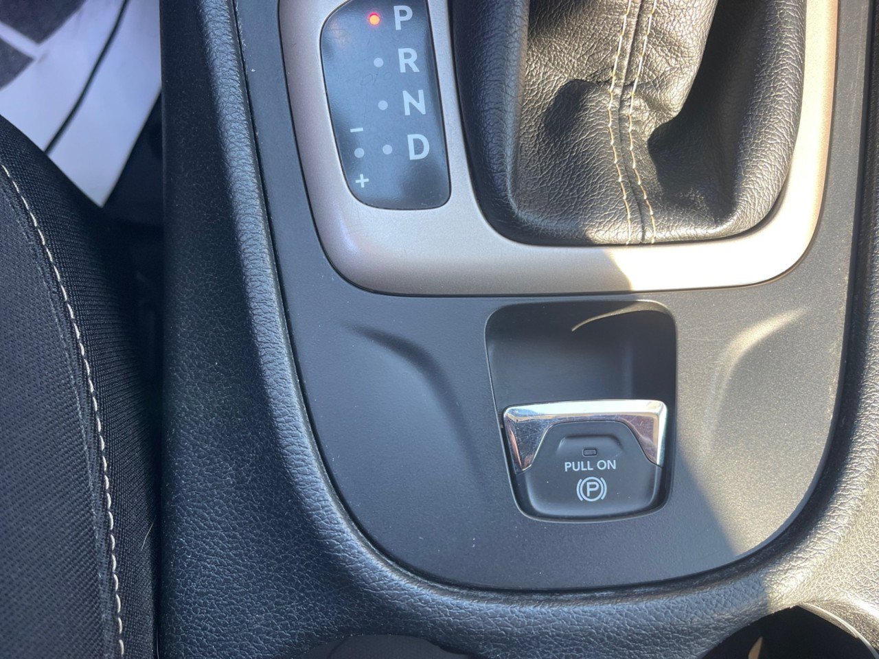 Used 2017 Jeep Cherokee Latitude FWD image 19