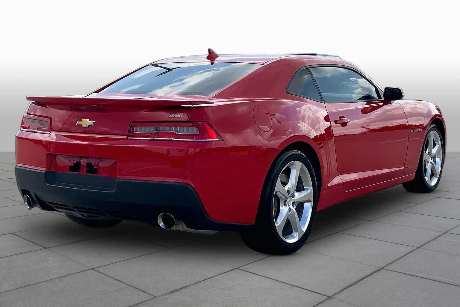 Used 2015 Chevrolet Camaro SS w/ RS Package RWD image 12