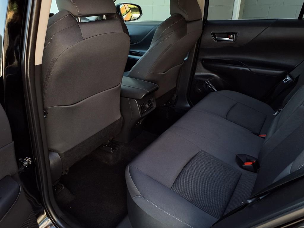 Certified 2021 Toyota Venza LE w/ Carpet Mat Package (TMS) image 19