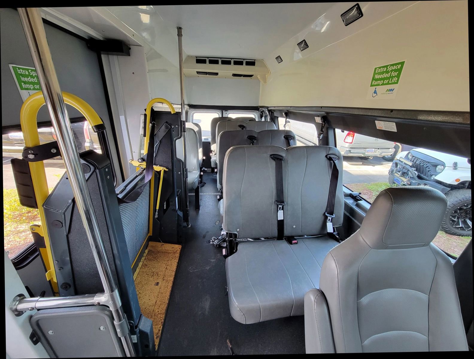 Used 2011 Ford E-350 and Econoline 350 Extended Super Duty w/ PWR Group RWD image 17