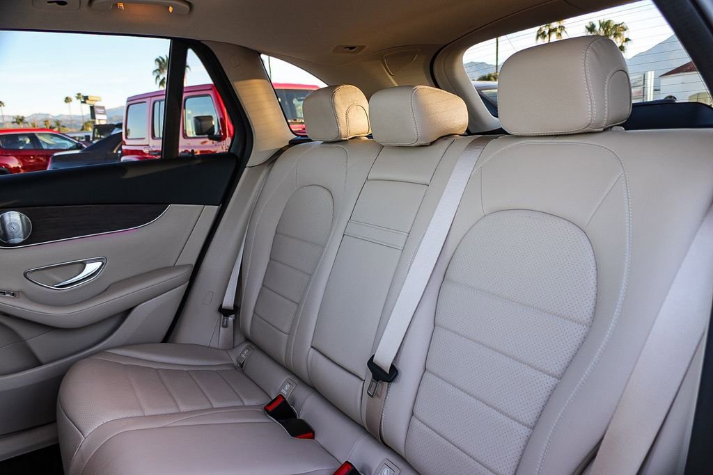 Used 2020 Mercedes-Benz GLC 300 image 19