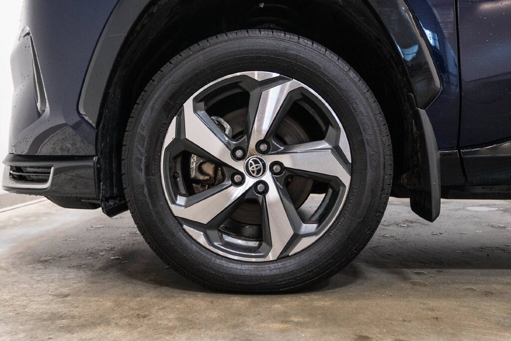 Used 2024 Toyota RAV4 SE w/ Weather & Moonroof Package AWD/4WD image 11