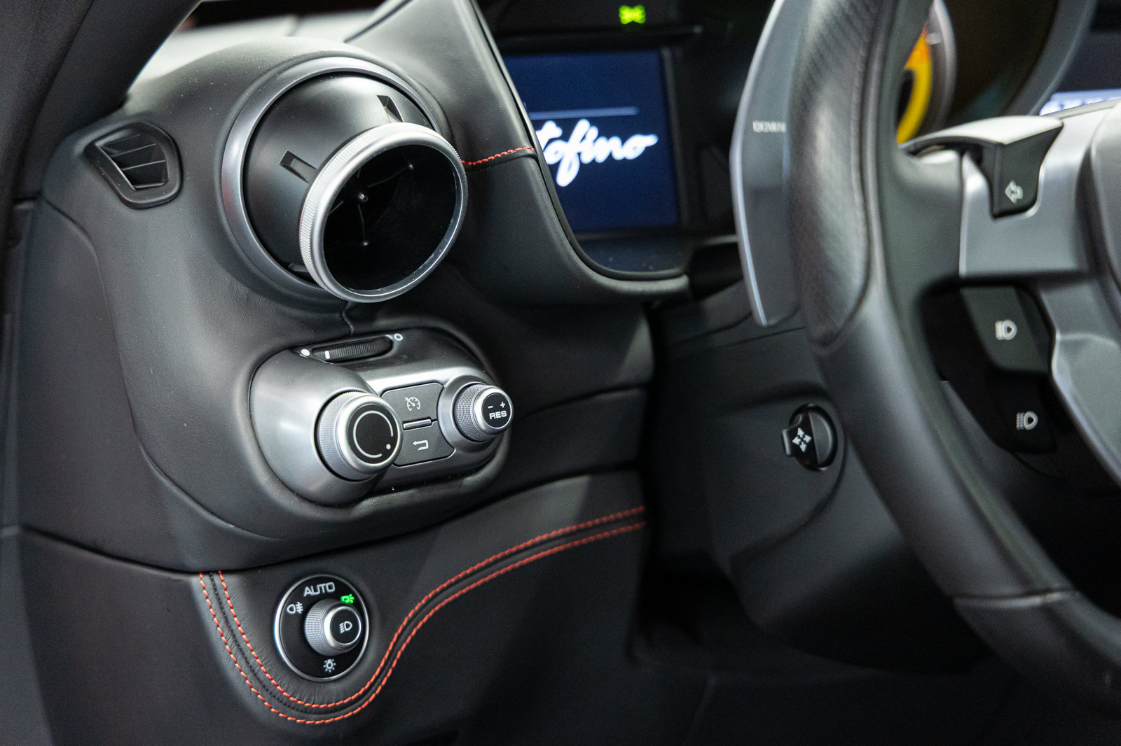 Used 2020 Ferrari Portofino RWD image 52