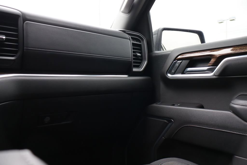 Used 2024 GMC Sierra 1500 Elevation image 42