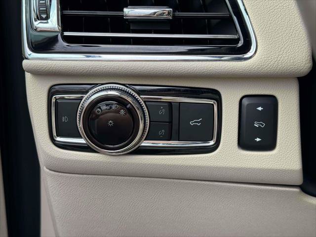 Used 2021 Lincoln Navigator L Reserve w/ Luxury Package AWD/4WD image 21