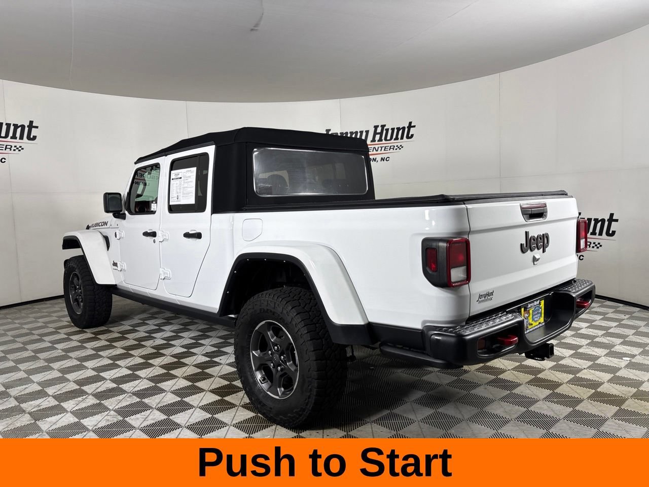 Used 2023 Jeep Gladiator Rubicon w/ Trailer Tow Package AWD/4WD image 9