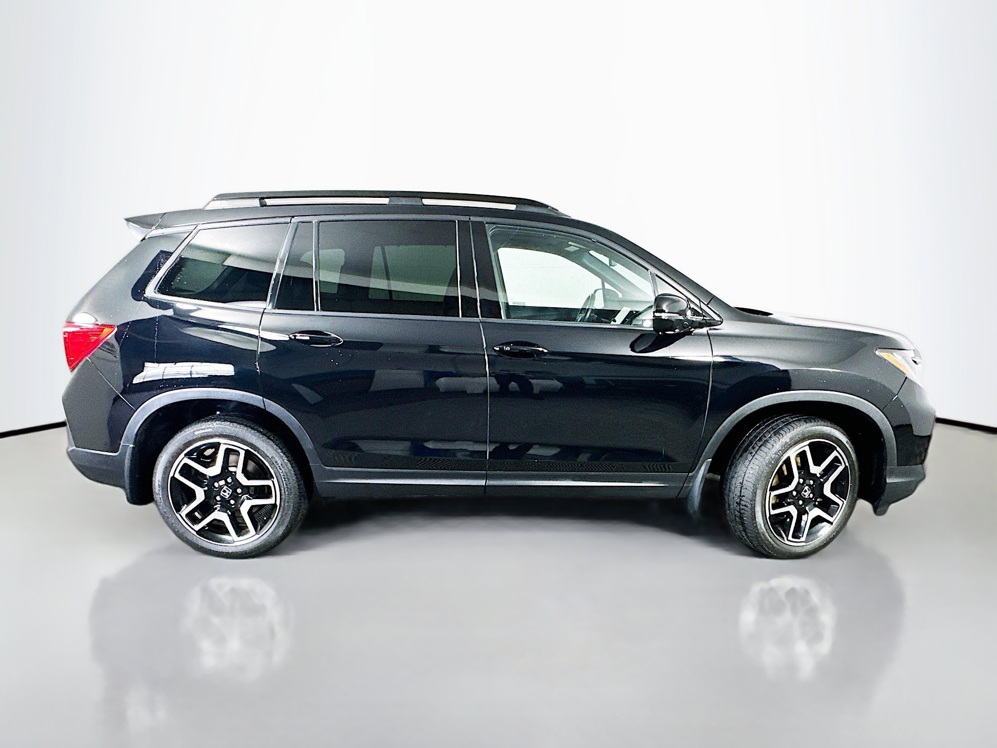 Used 2023 Honda Passport Elite image 8