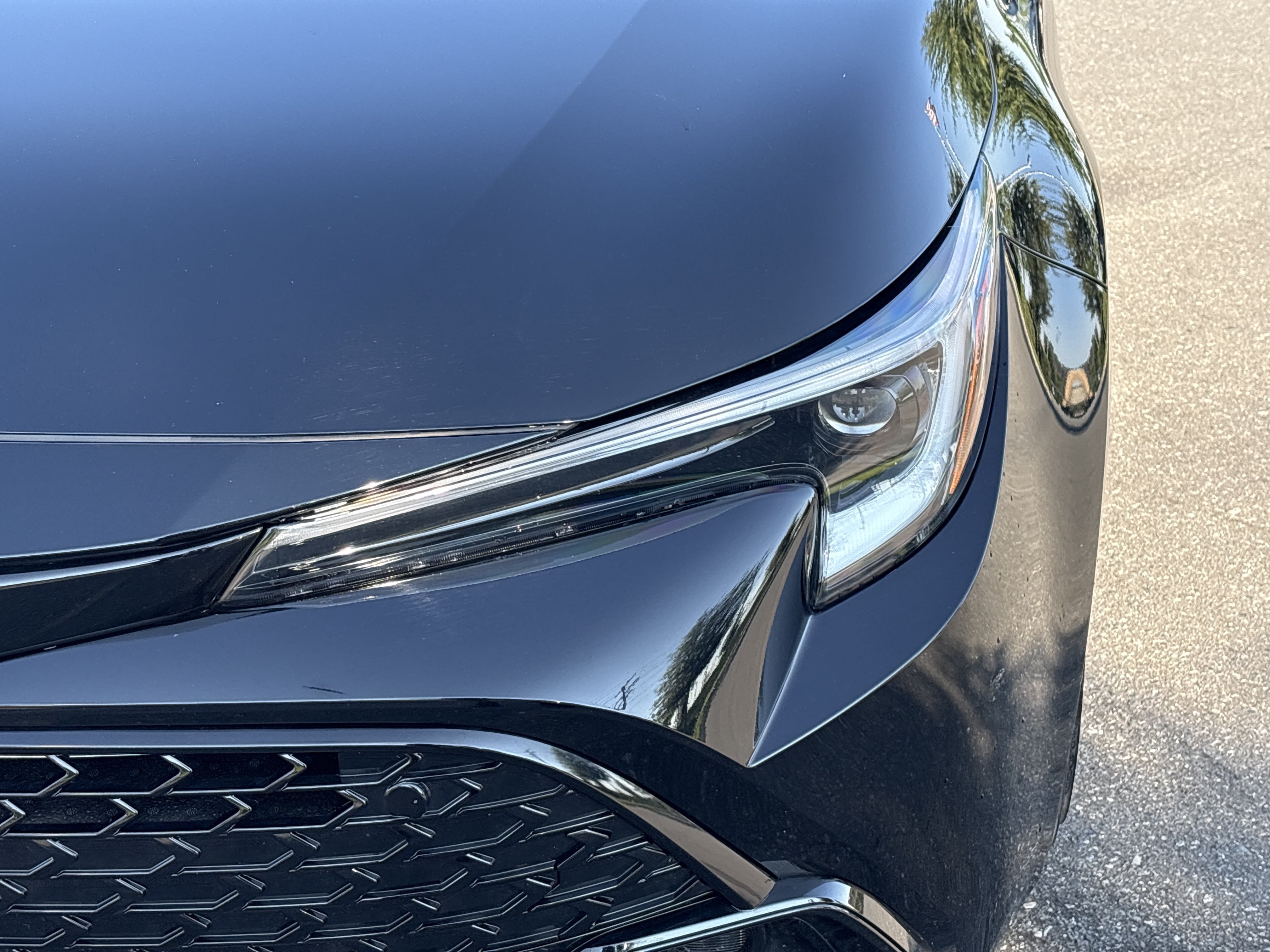 Used 2025 Toyota Corolla Hatchback w/ SE Package FWD image 13