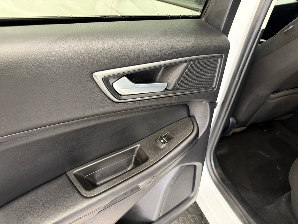 Used 2022 Ford Edge SE w/ Black Appearance Package image 20