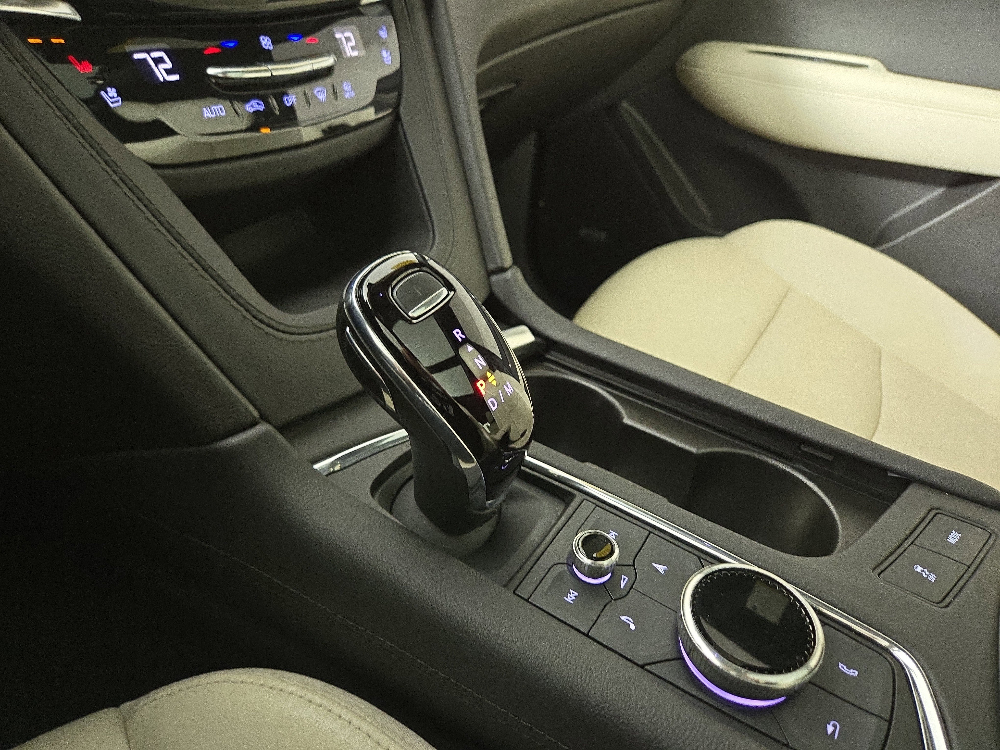 Used 2023 Cadillac XT6 Sport w/ Technology Package image 26