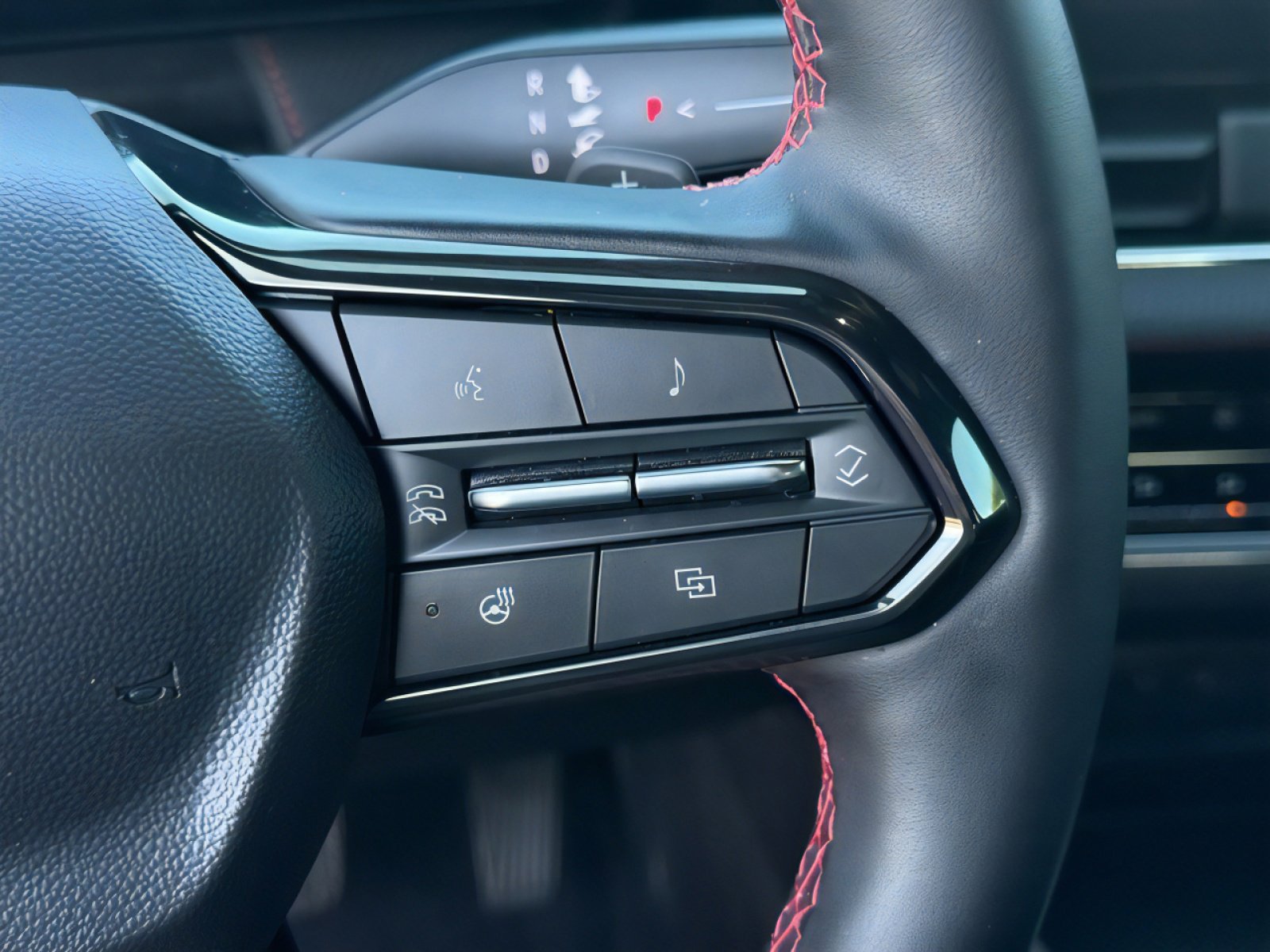 Used 2025 Chevrolet Equinox RS w/ Convenience Package III image 15