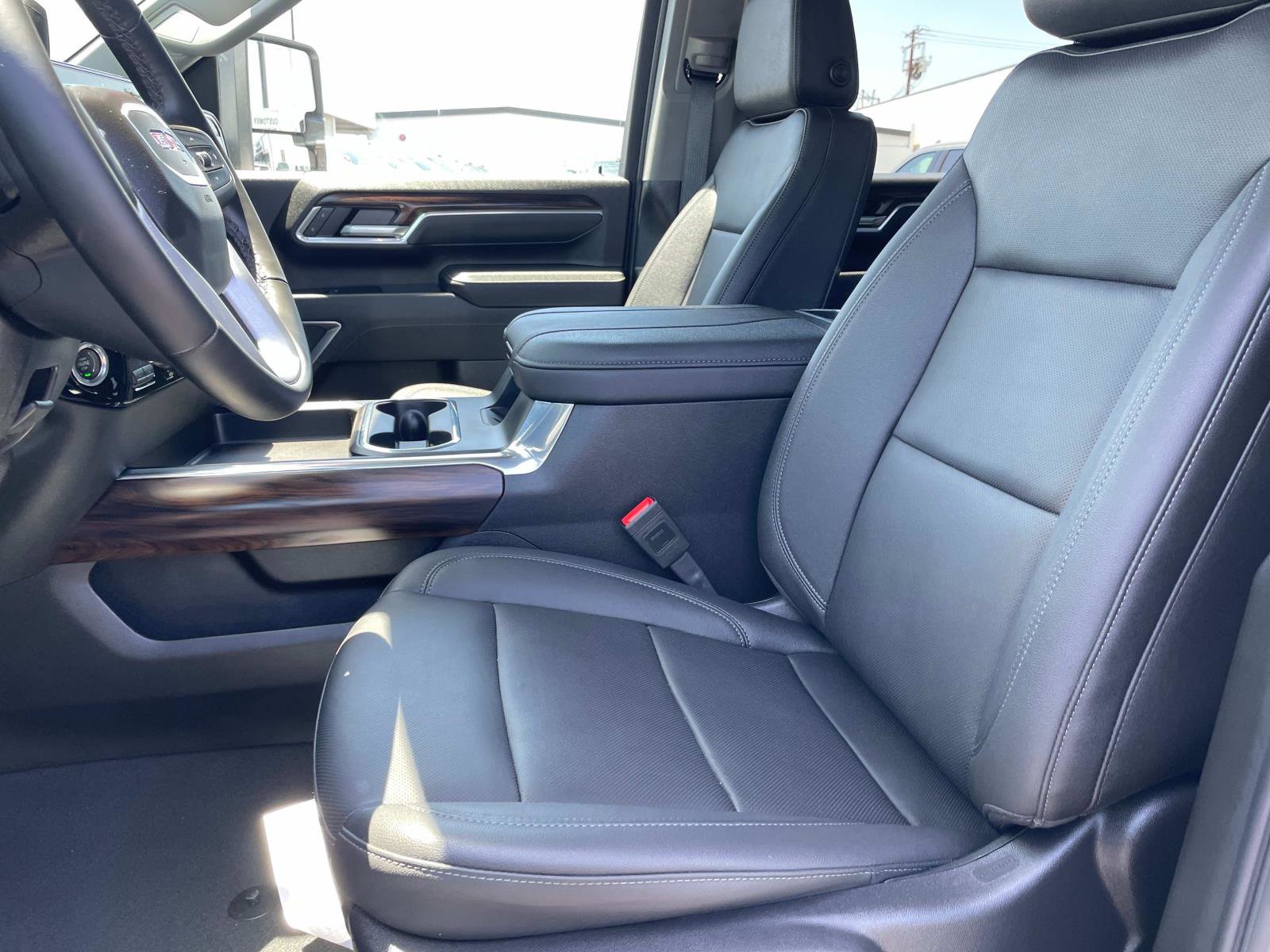 Used 2025 GMC Sierra 2500 SLT w/ SLT Premium Package image 23