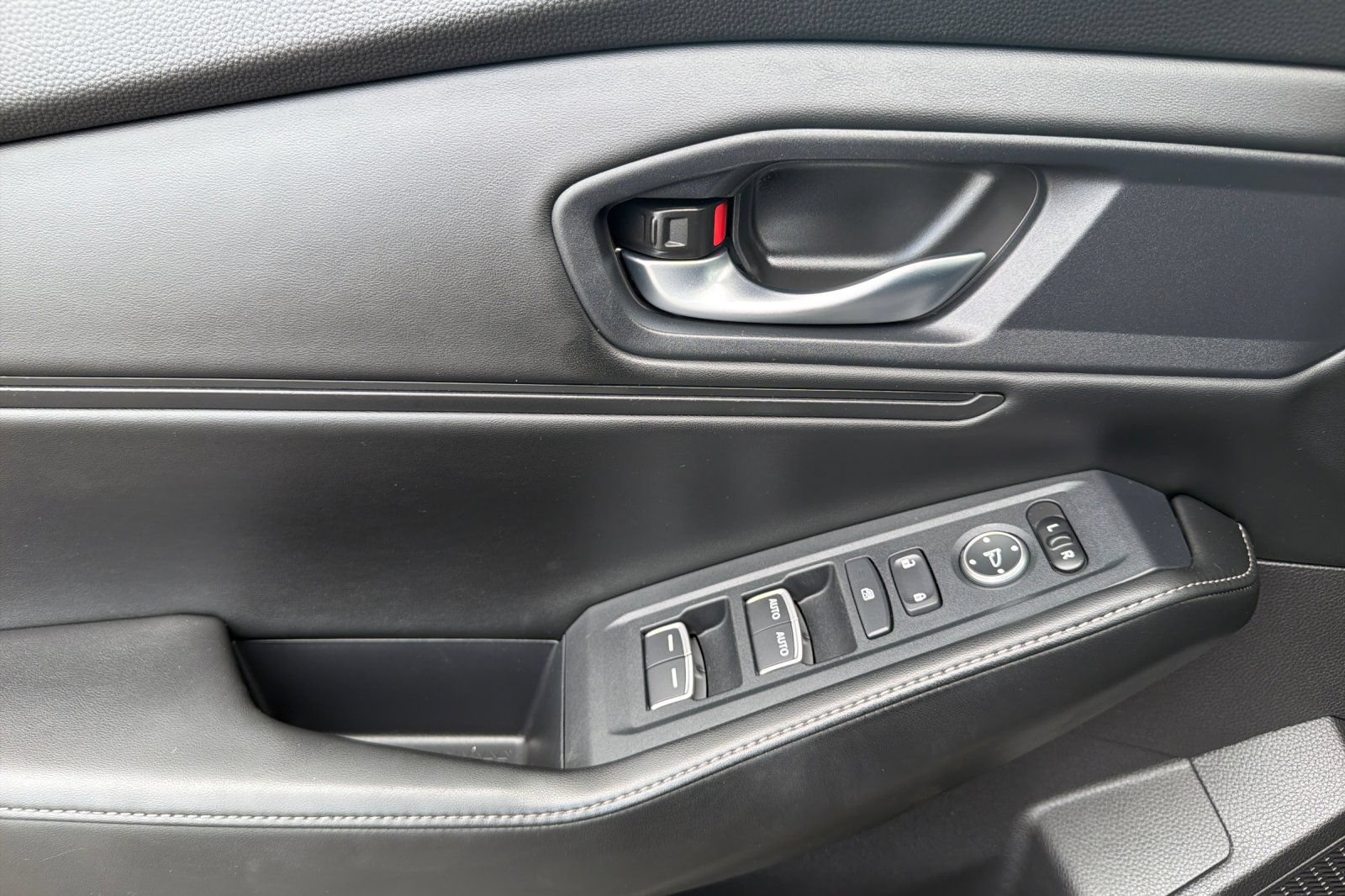 Used 2025 Honda Accord Sport image 13