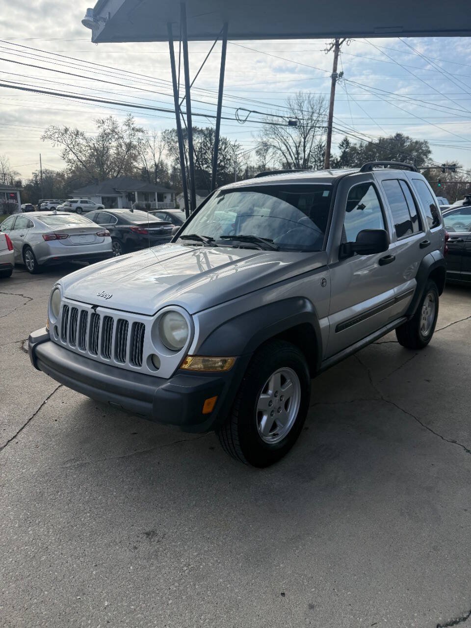Used 2007 Jeep Liberty Sport AWD/4WD image 3