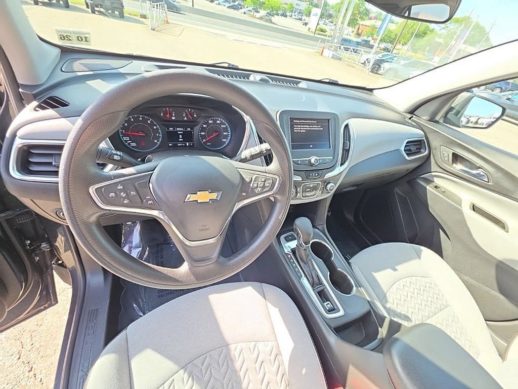 Used 2022 Chevrolet Equinox LS AWD/4WD image 9