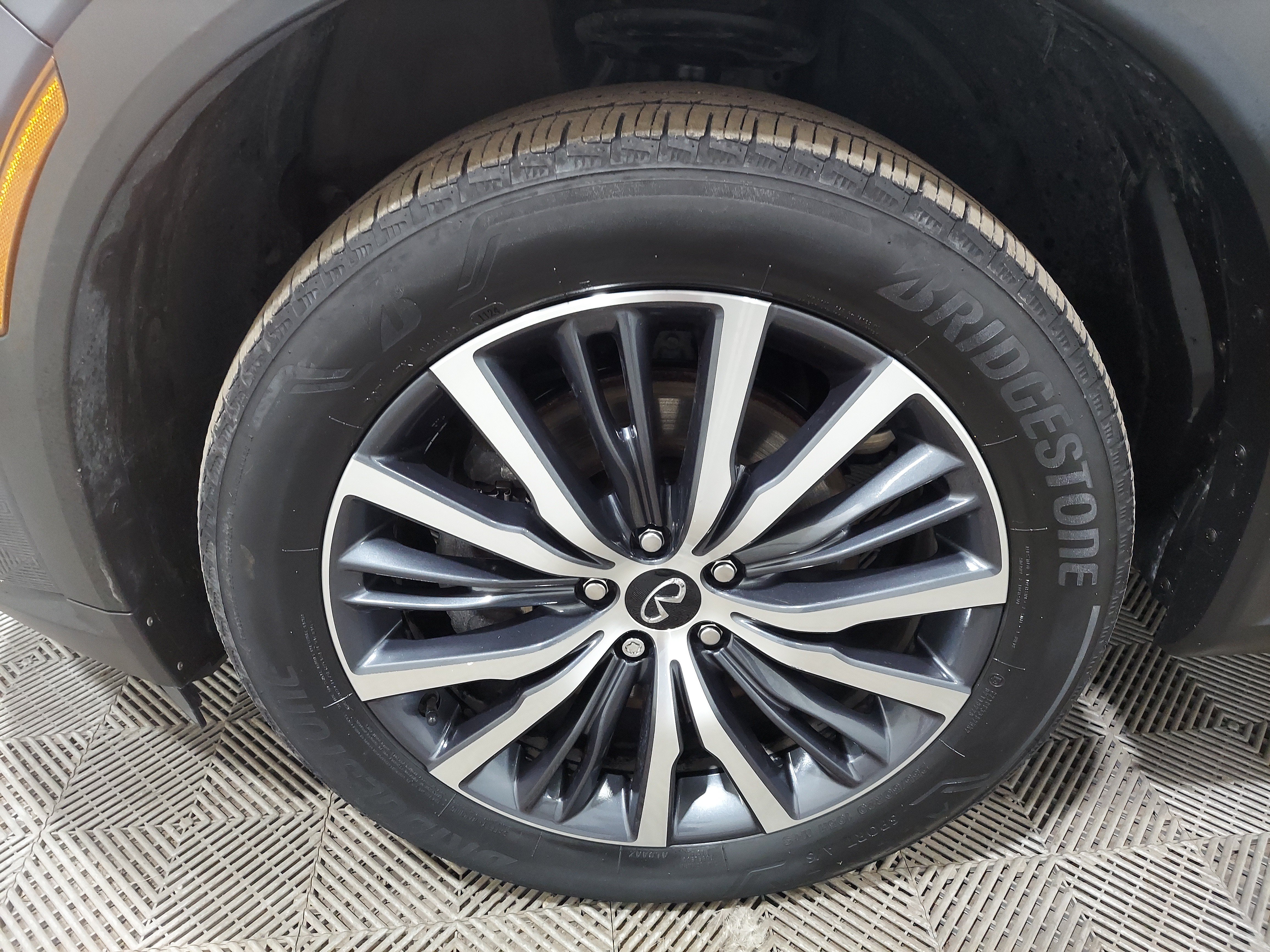 Used 2024 INFINITI QX60 Sensory AWD/4WD image 5