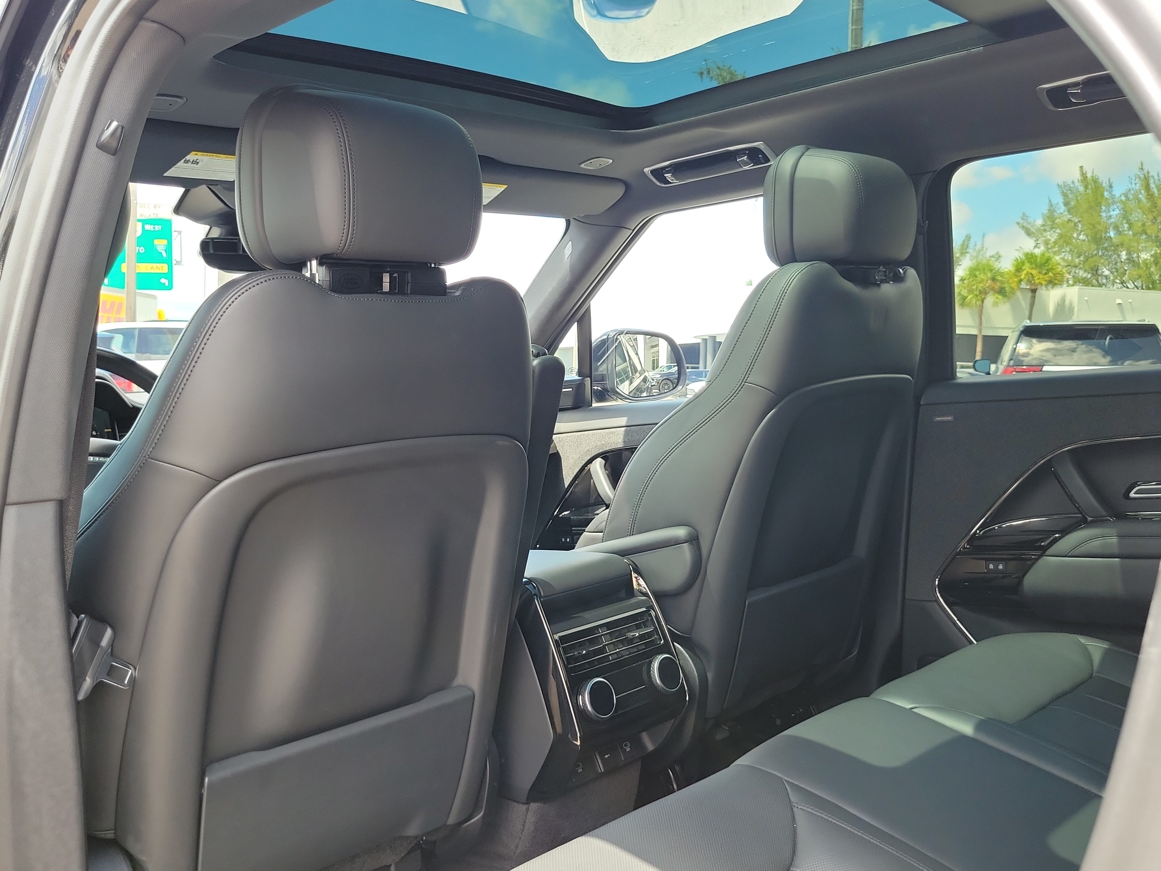 Used 2023 Land Rover Range Rover Sport SE Dynamic AWD/4WD image 12