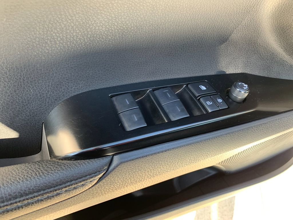 Used 2025 Toyota Camry XSE FWD image 13
