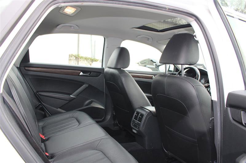 Used 2020 Volkswagen Passat 2.0T SEL image 16