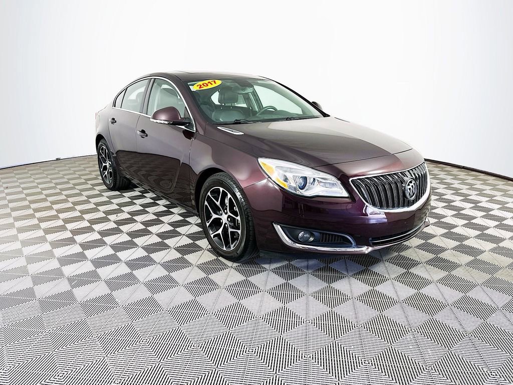 Used 2017 Buick Regal Sport Touring FWD image 3