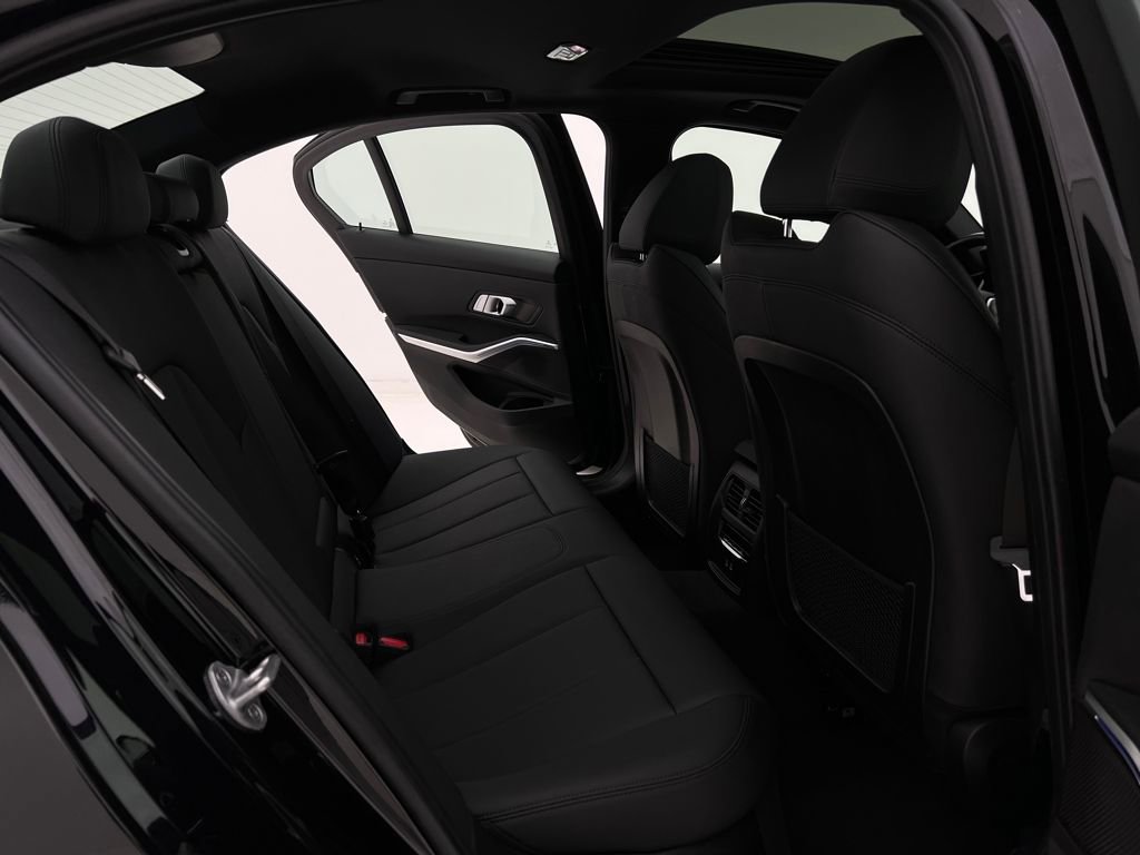 Used 2021 BMW 330i xDrive Sedan w/ Driving Assistance Package image 15