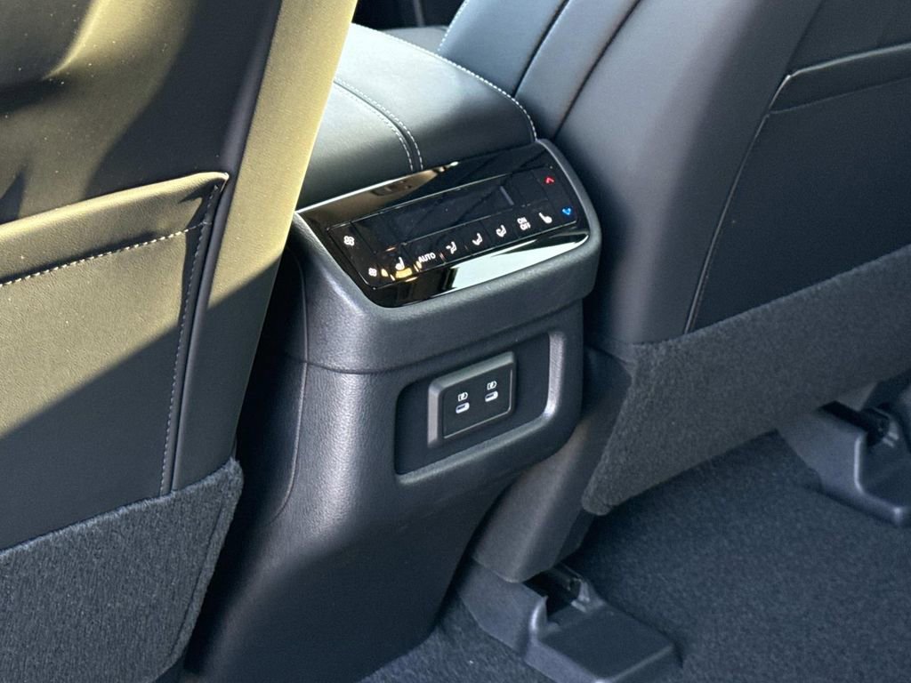 New 2026 INFINITI QX60 Luxe image 17