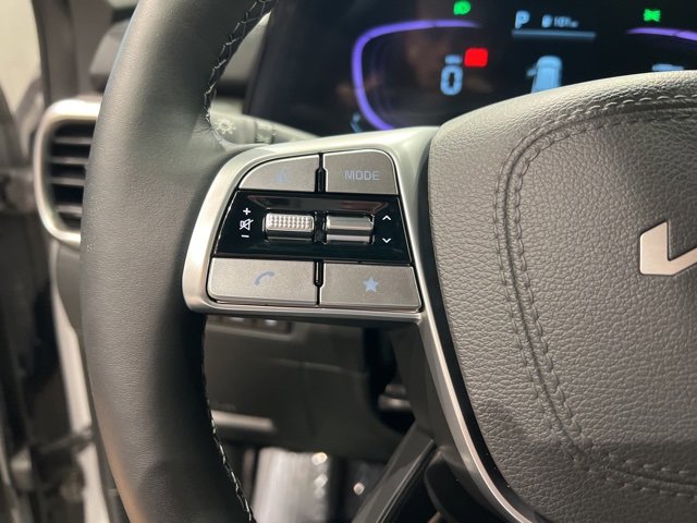 Used 2025 Kia Telluride AWD image 35