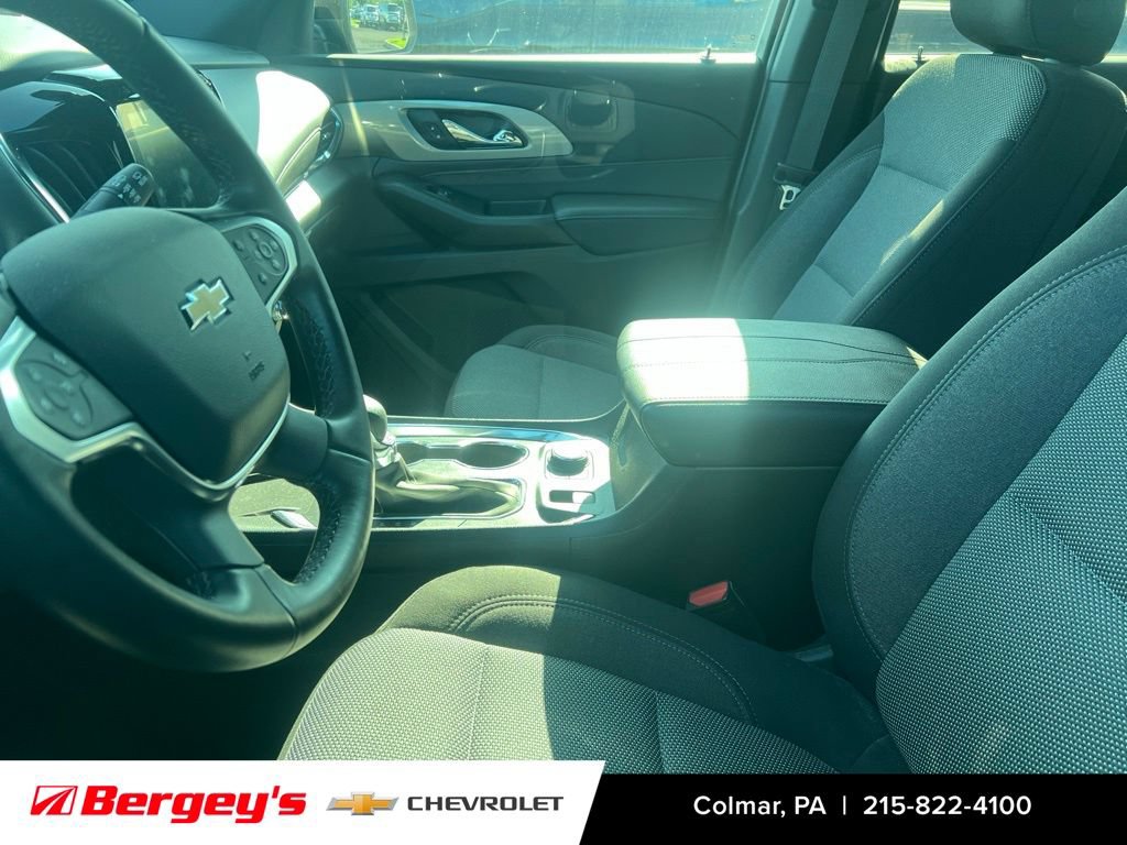 Used 2023 Chevrolet Traverse LT FWD image 8
