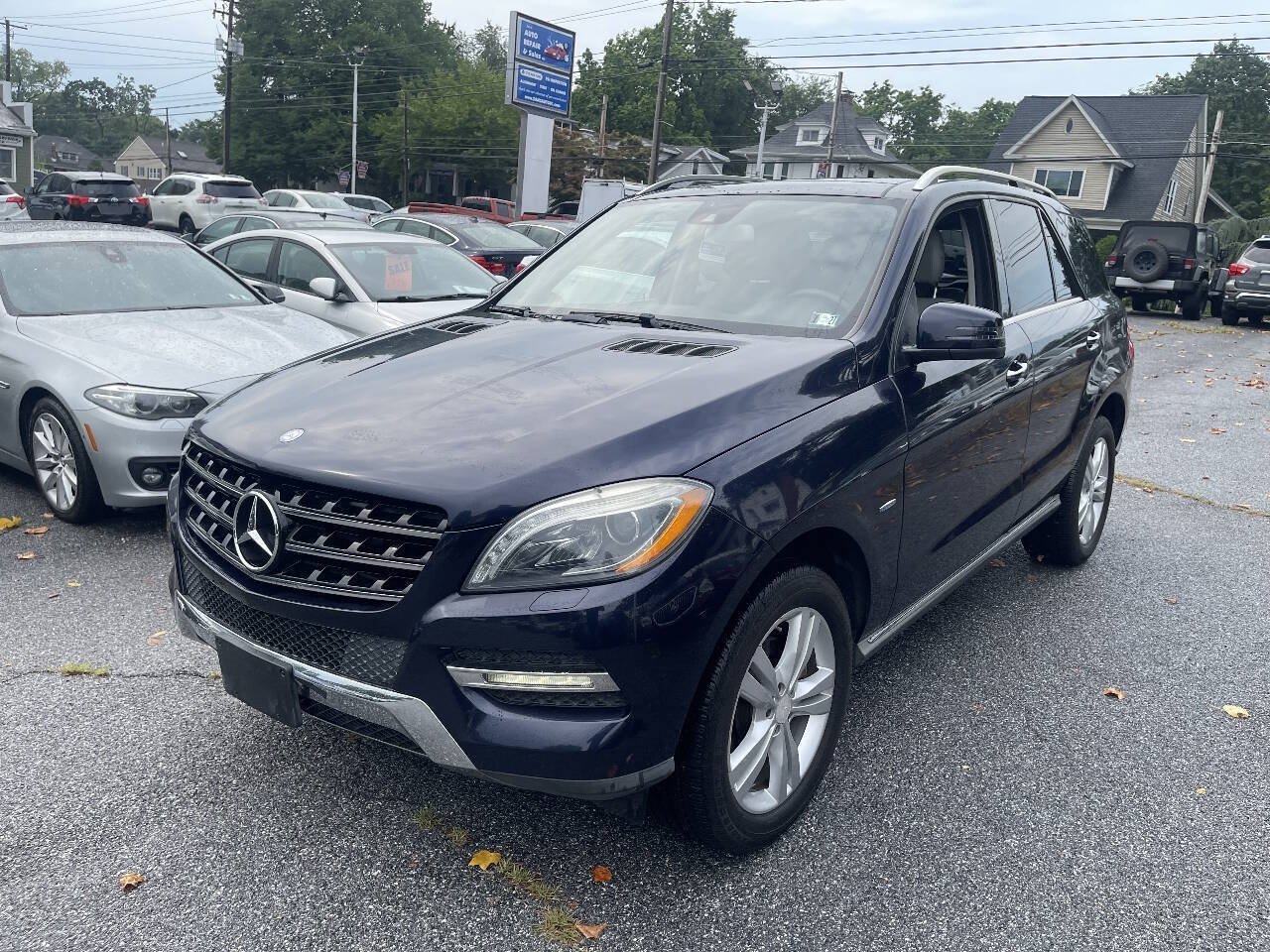 Used 2012 Mercedes-Benz ML 350 BlueTEC 4MATIC image 2