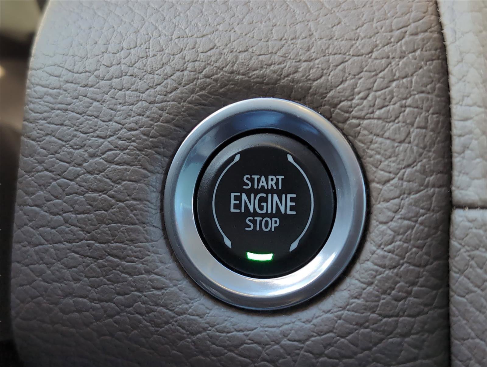 Used 2021 GMC Yukon Denali w/ Denali Premium Package image 21