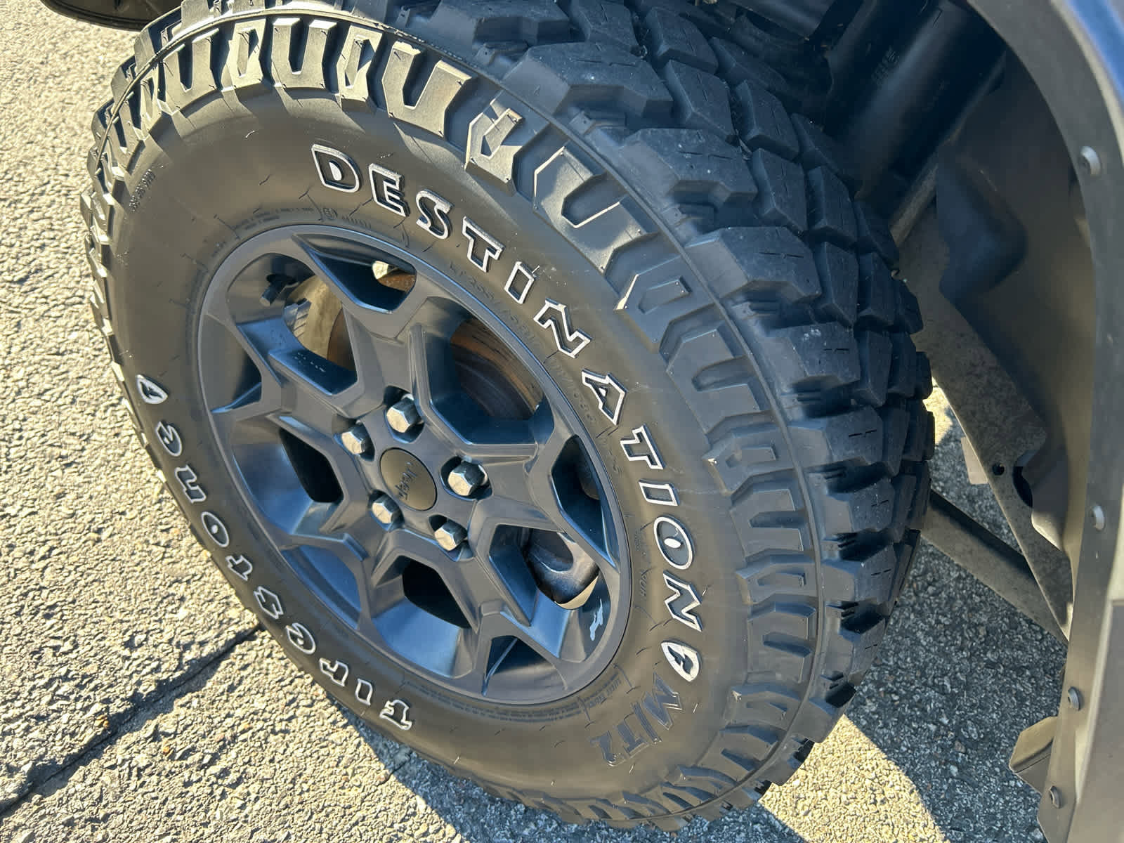 Used 2023 Jeep Wrangler Unlimited w/ Sun & Screen Package image 19