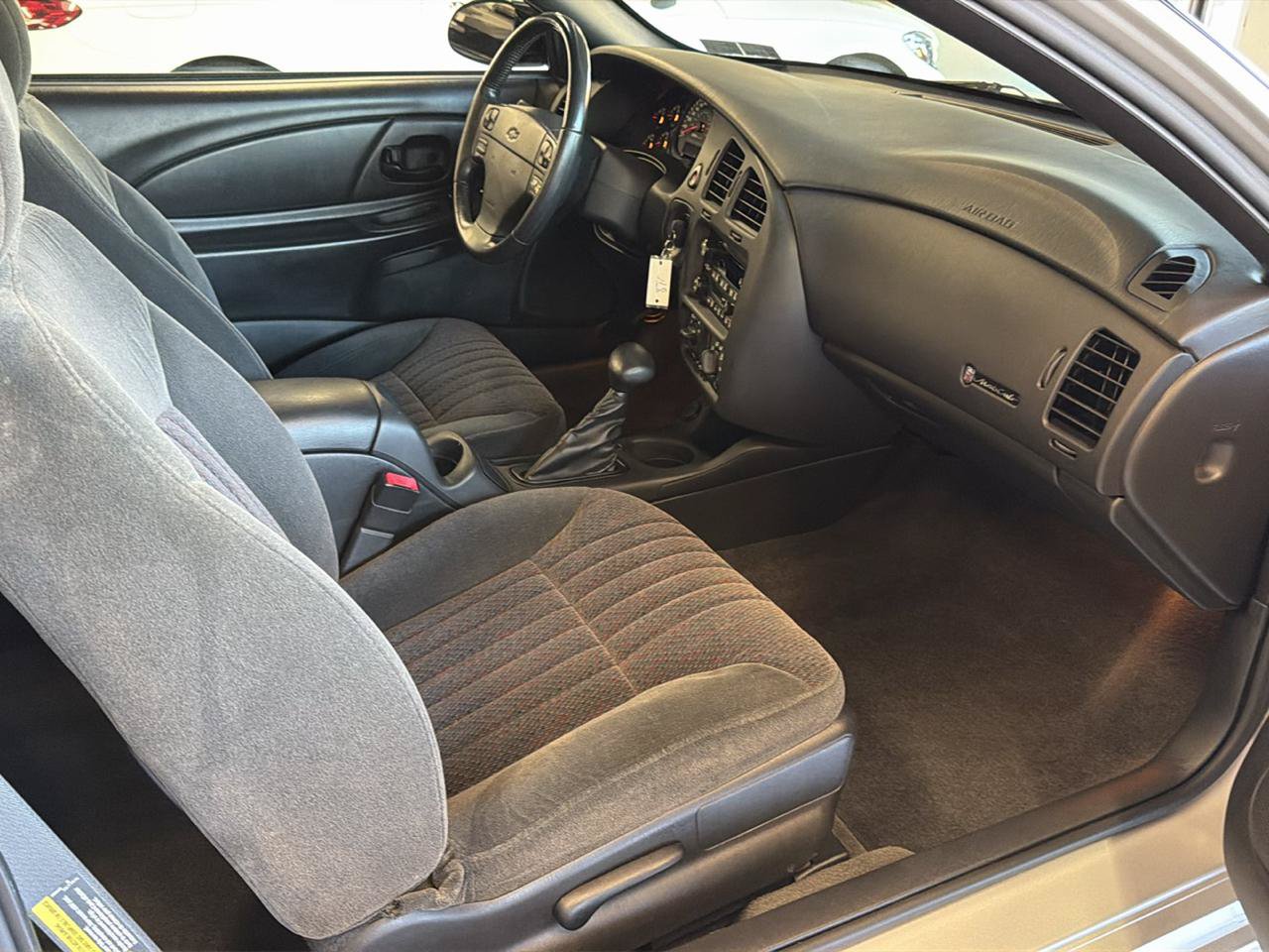Used 2003 Chevrolet Monte Carlo SS w/ Mirror Group FWD image 23