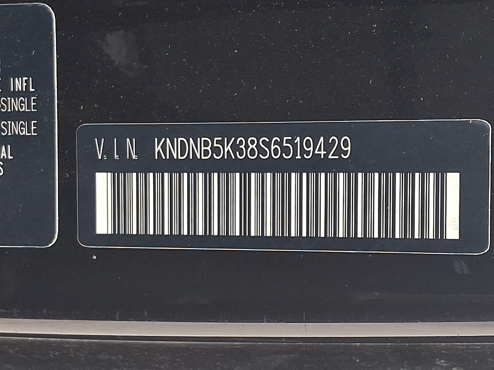 Used 2025 Kia Carnival FWD image 27