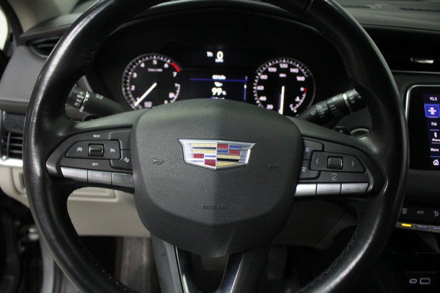 Used 2023 Cadillac XT4 Premium Luxury image 10