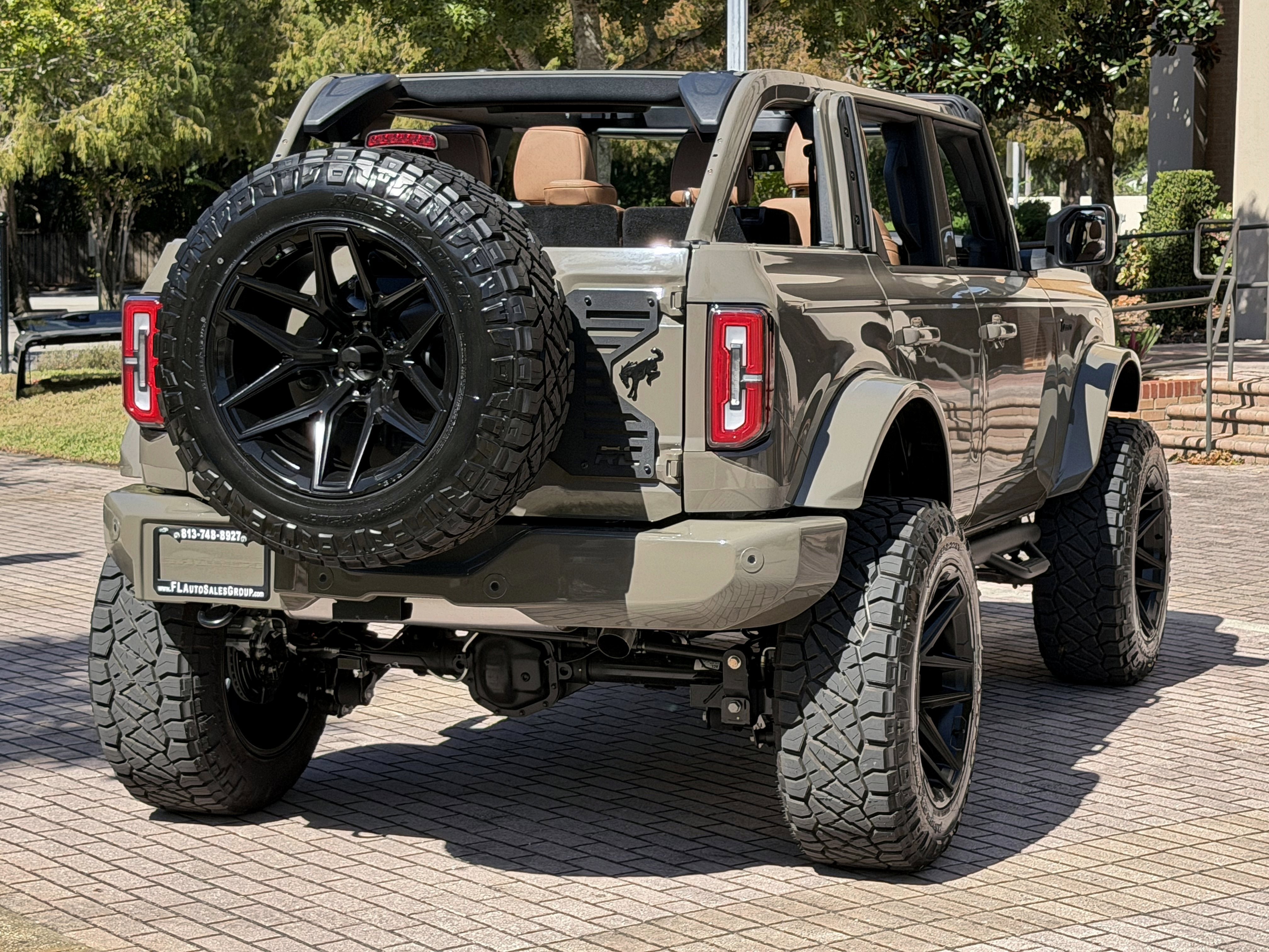 Used 2025 Ford Bronco Outer Banks AWD/4WD image 12
