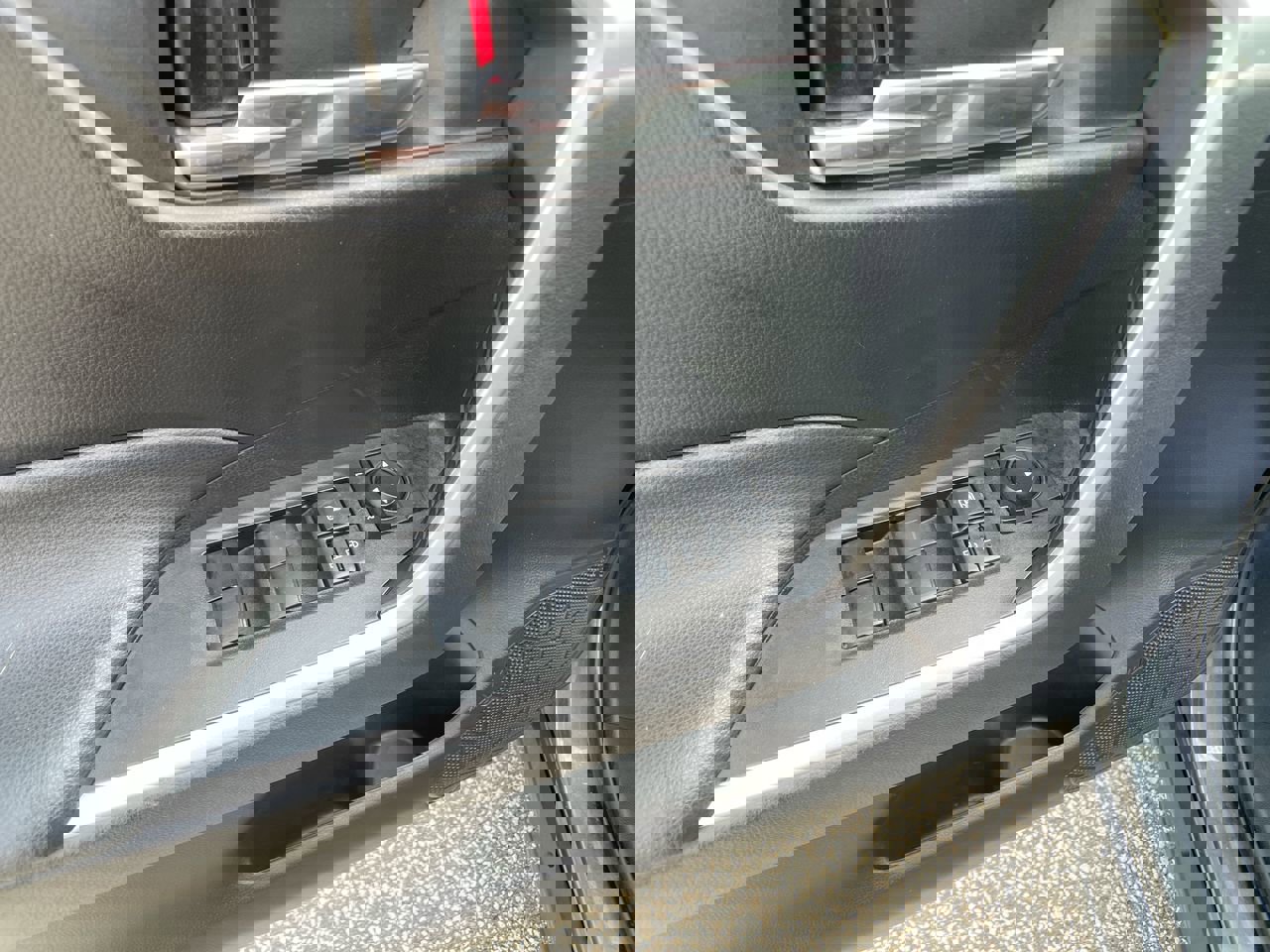 Used 2021 Toyota RAV4 XLE w/ Convenience Package image 14