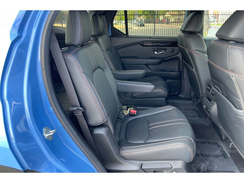 Certified 2025 Honda Pilot TrailSport image 19