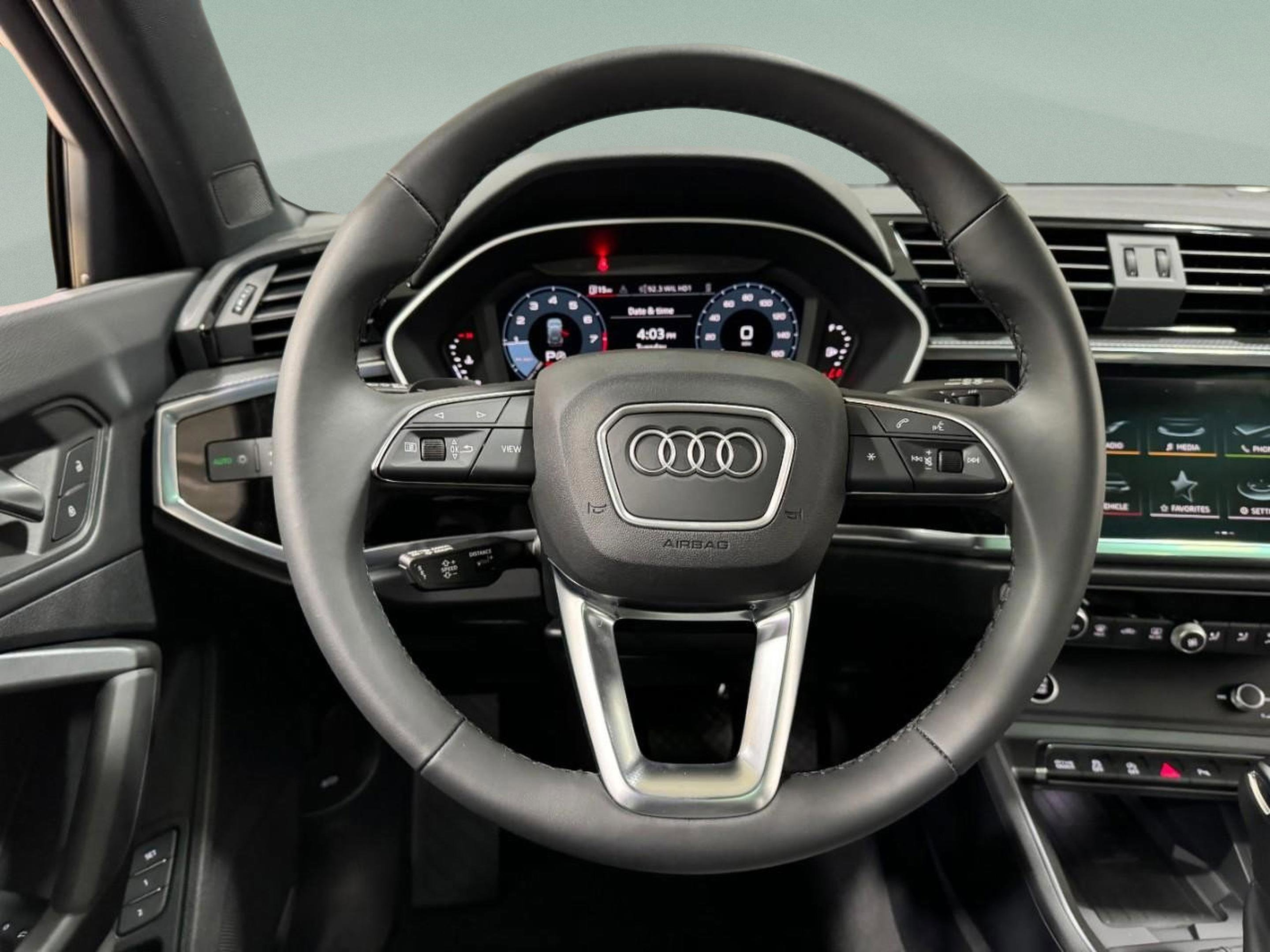 New 2025 Audi Q3 2.0T Premium image 14