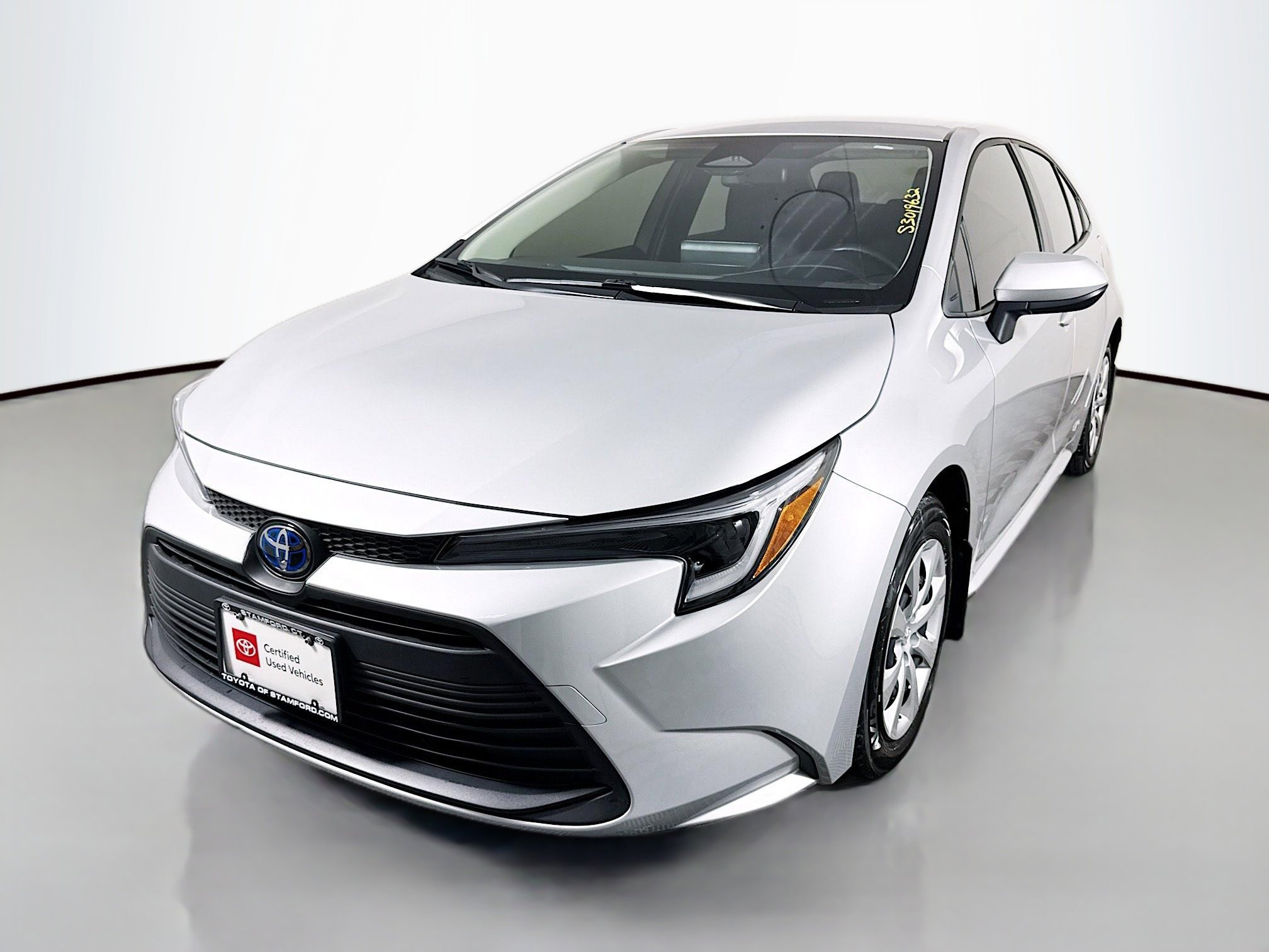 Certified 2025 Toyota Corolla LE image 3