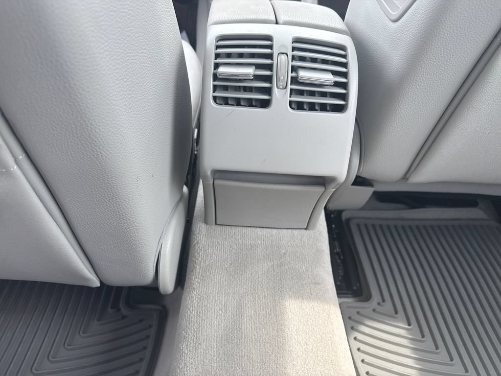 Used 2011 Mercedes-Benz C 300 Sedan image 36